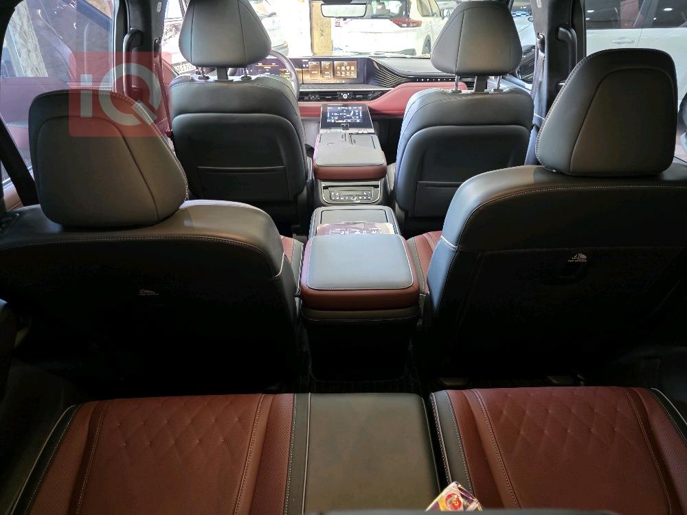 إنفينيتي QX80